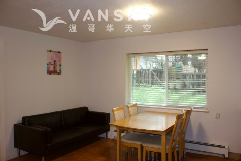 250805162344_living room.jpg